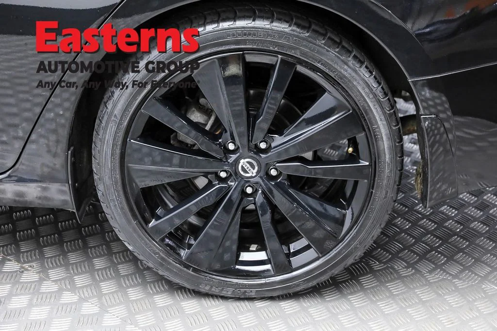 Used 2022 Black Nissan 2.5 SR image 8