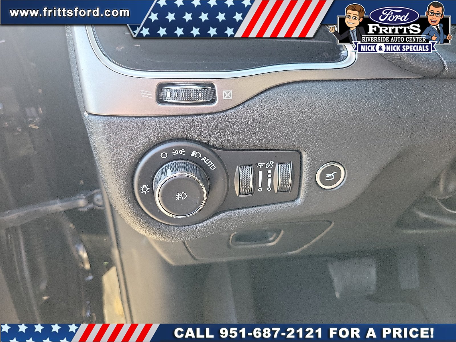 Certified Used 2019 Diamond Black Jeep Limited FWD image 11