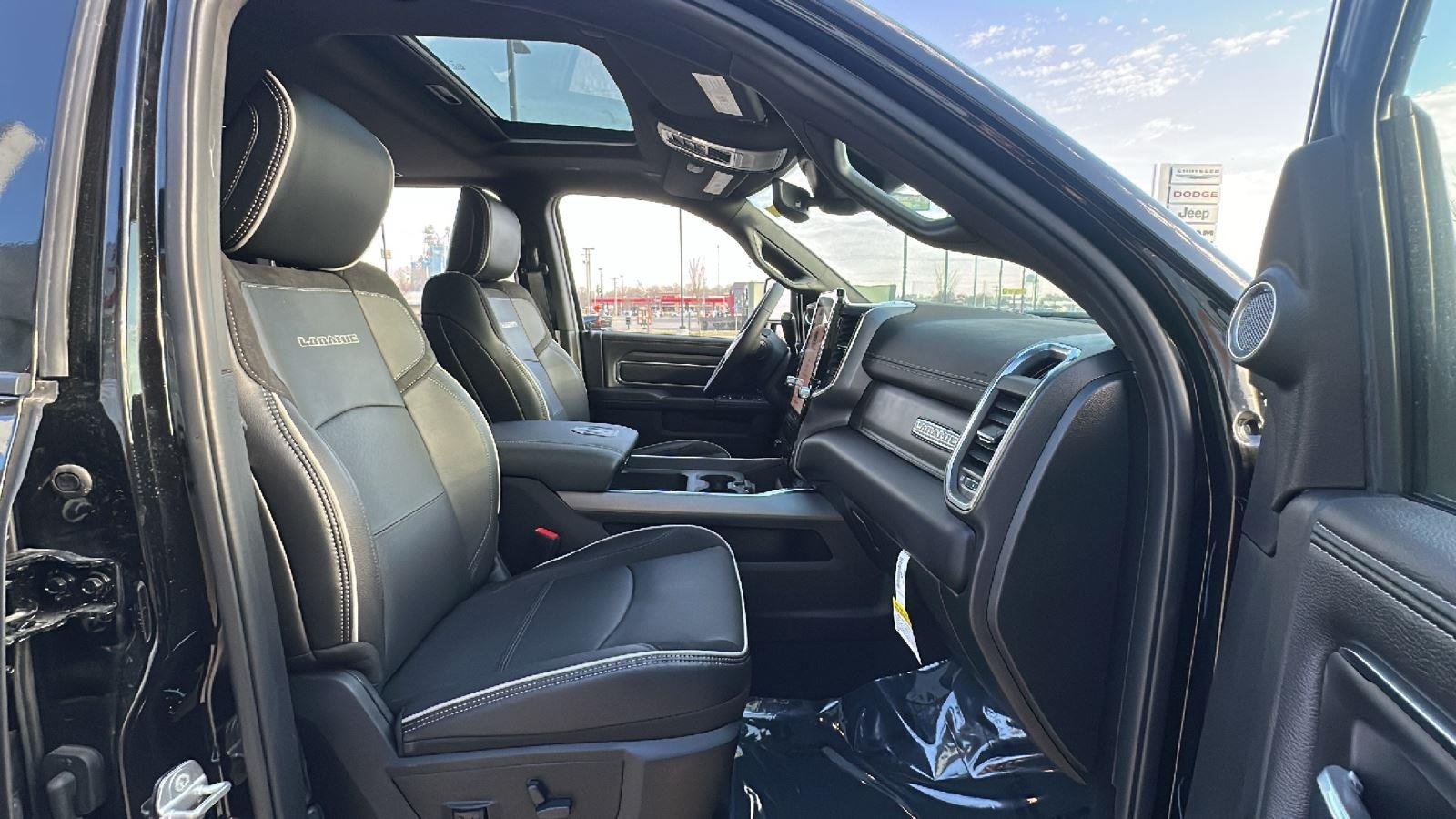 2025 RAM 2500 Laramie - Photo 39