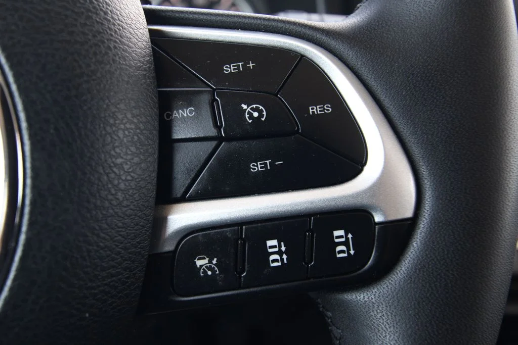 Used 2021 Black Jeep Latitude image 20