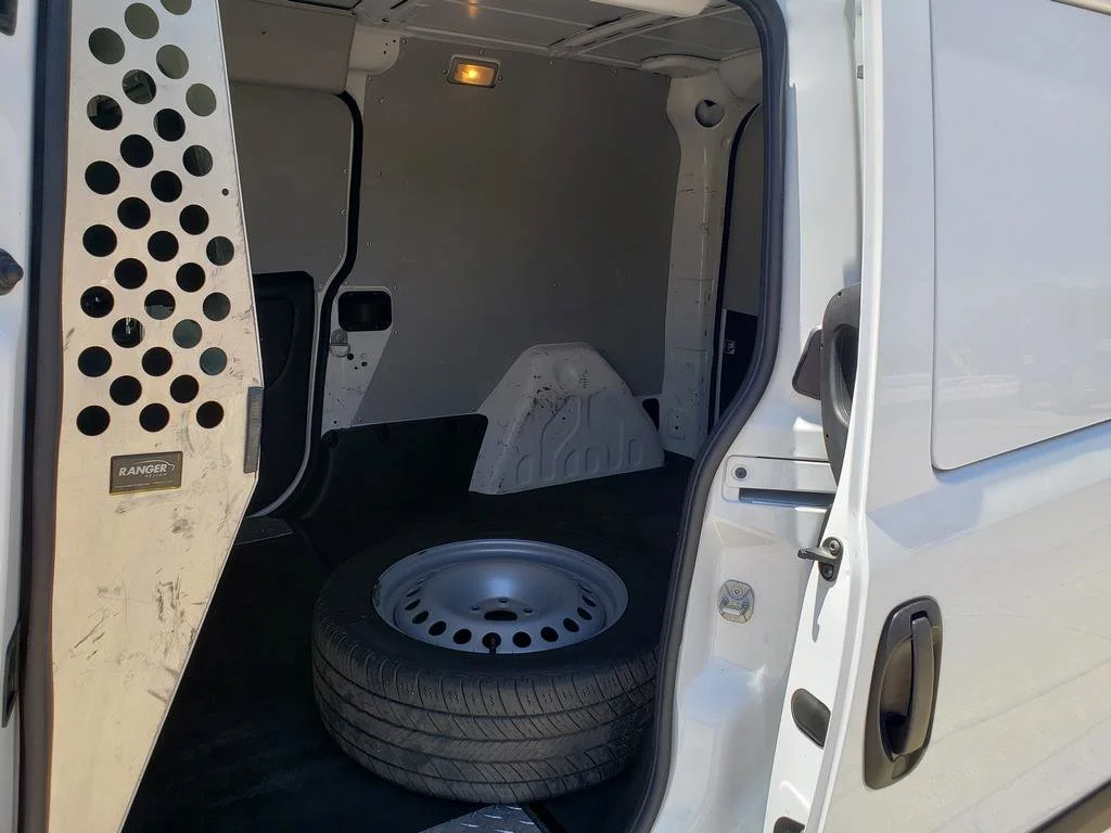 Used 2022 Bright White Ram Tradesman image 13