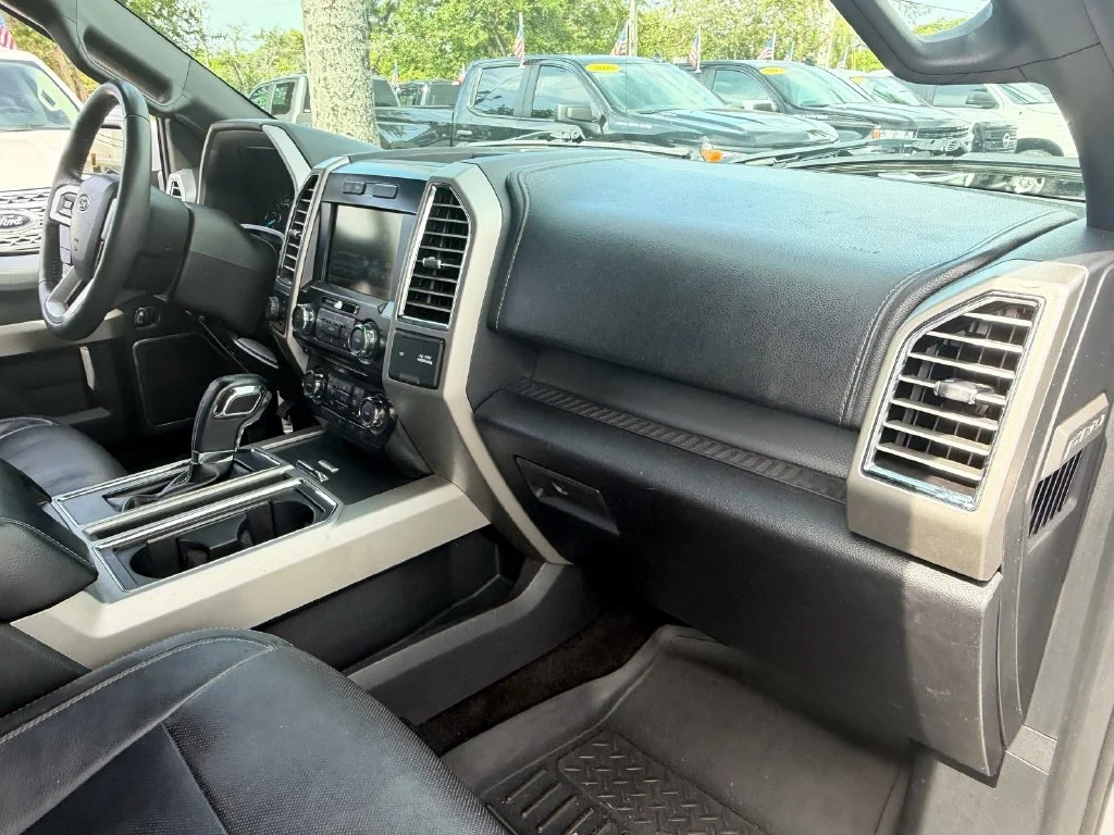 Used 2015 Silver Ford Lariat image 18
