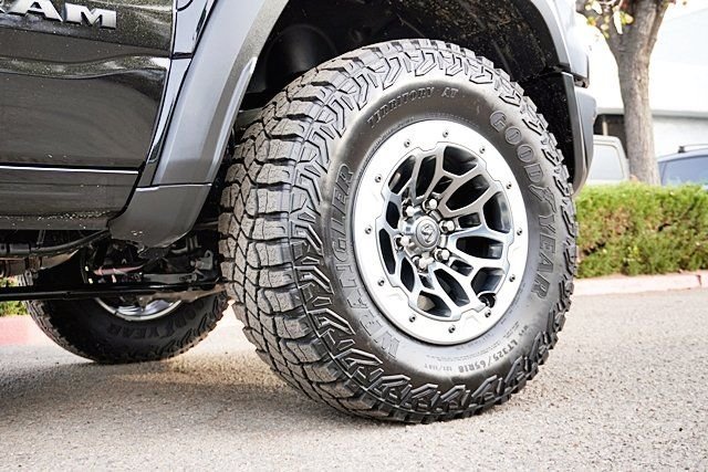 New 2026 Diamond Black Crystal Pearl-Coat Exterior Paint RAM RHO image 9