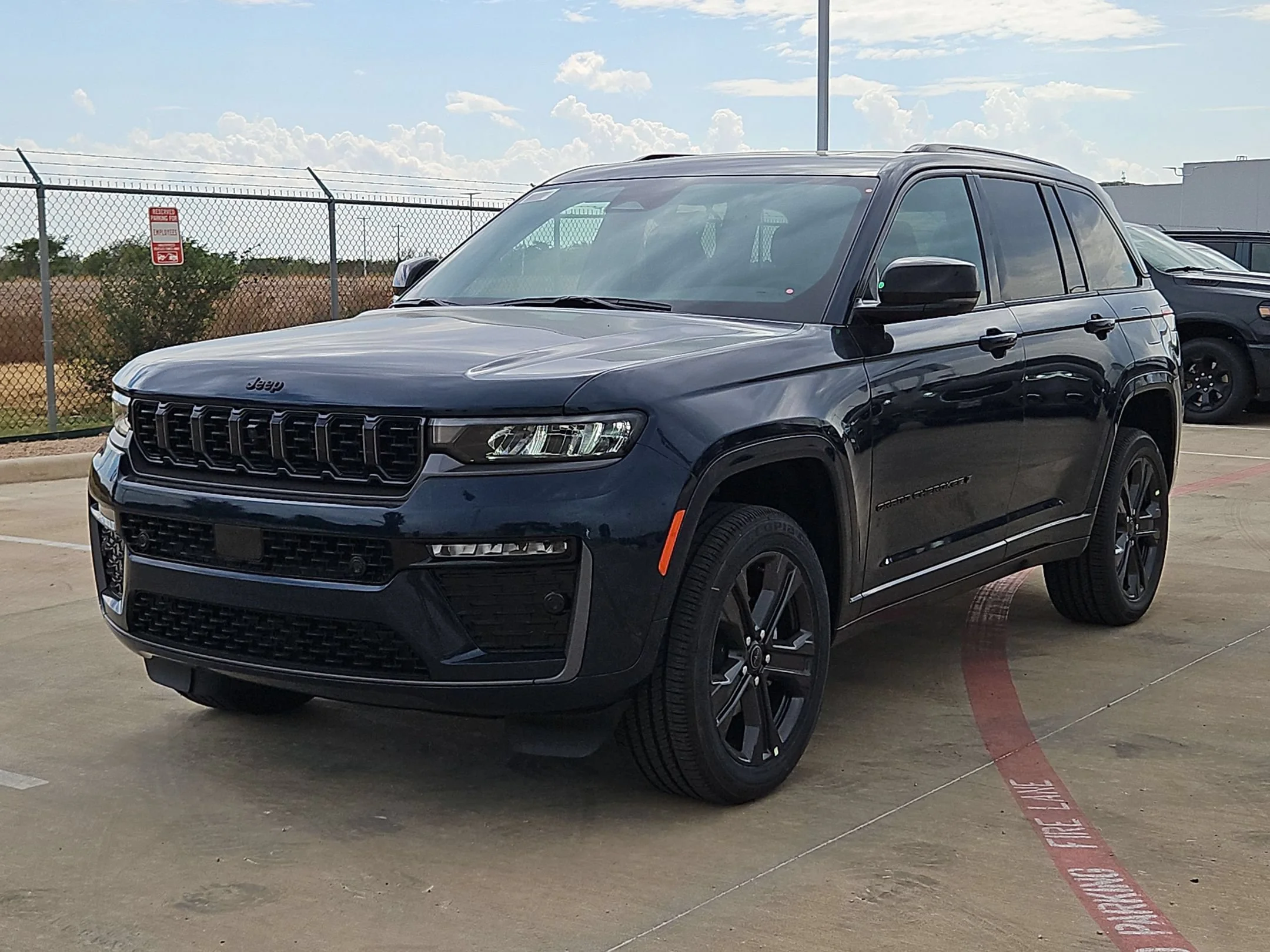 New 2027 Fathom Blue Pearlcoat Jeep Limited Reserve image 7