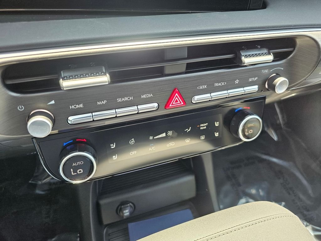 New 2026 Black Hyundai SEL Premium image 32