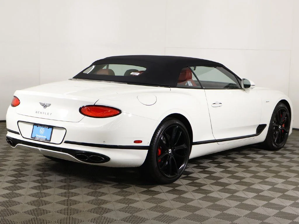 2023 Bentley Continental GTC Azure - Photo 13
