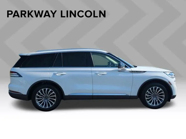 Used 2020 White Lincoln Reserve image 6