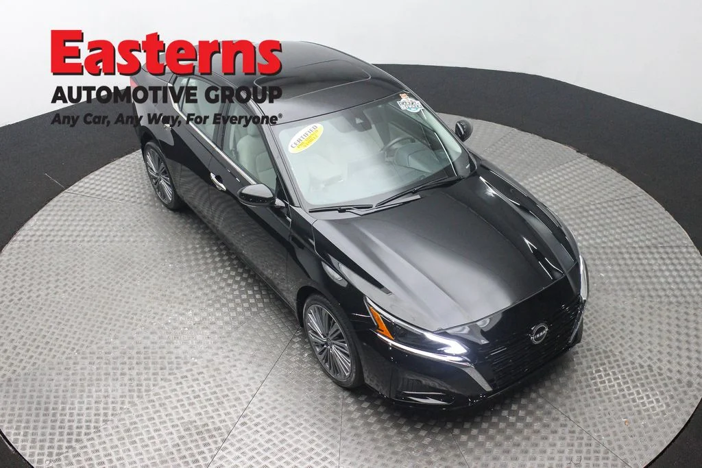 Used 2024 Black Nissan 2.5 SL image 3