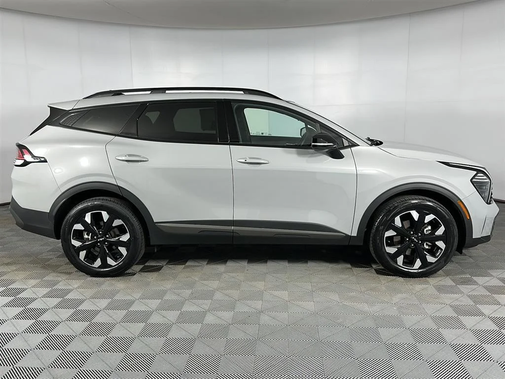 Used 2024 Wolf Gray Kia X-Line image 27
