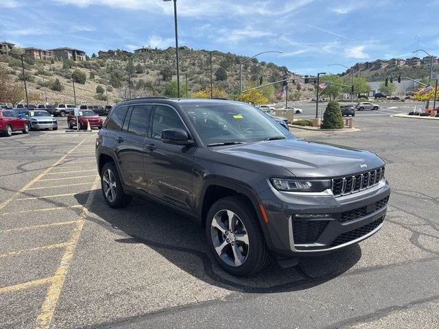 New 2026 Baltic Gray Metallic Clear-Coat Exterior Paint Jeep Limited image 4