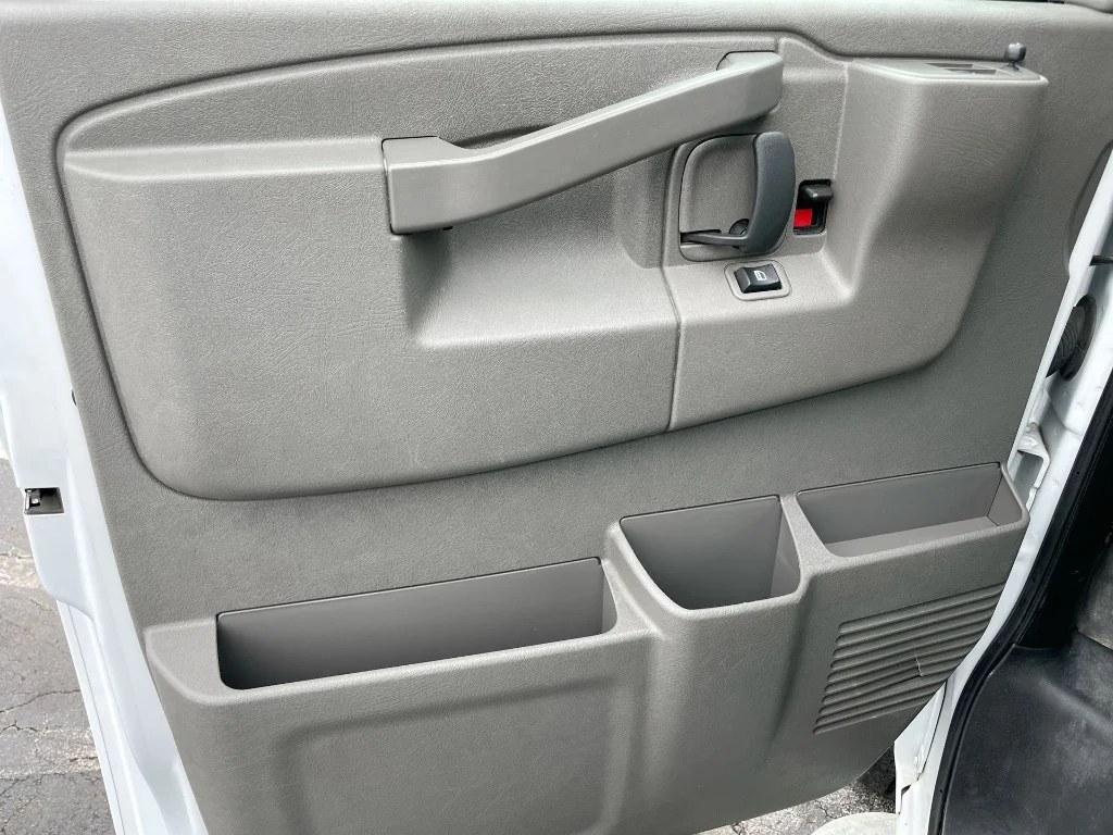 Used 2024 Summit White Chevrolet 2500 image 19