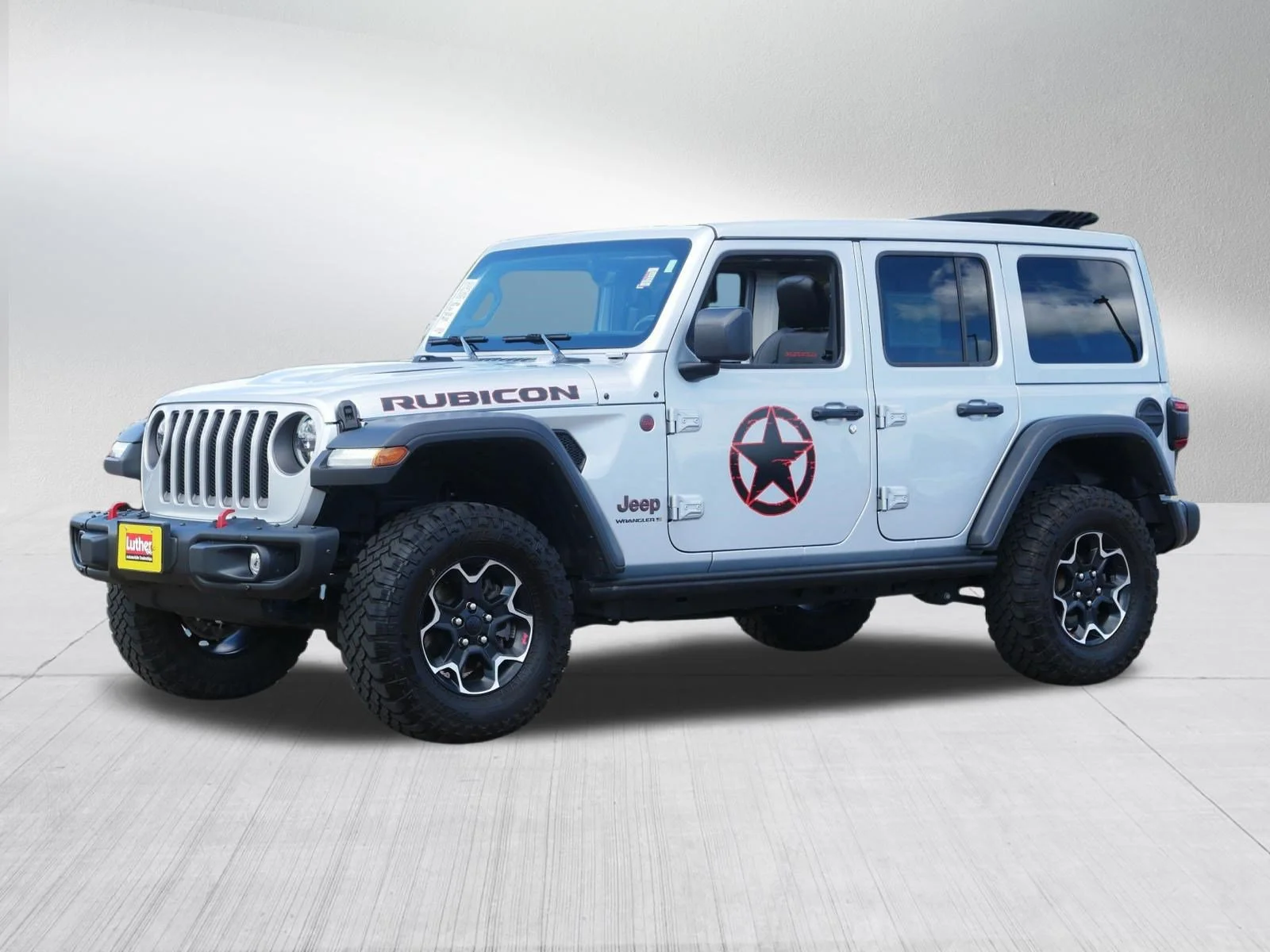 Used 2023 Silver Zynith Clearcoat Jeep Rubicon image 3