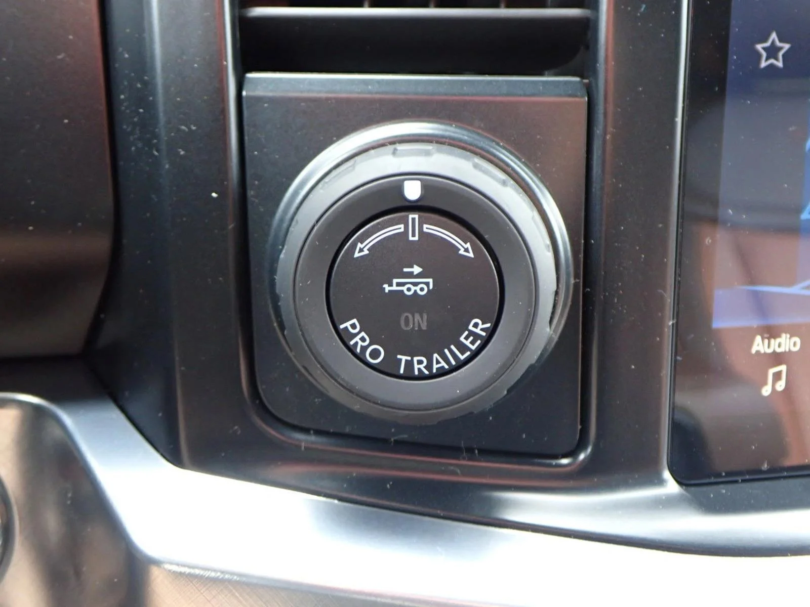 New 2026 Star White Metallic Tri-Coat Ford F-250® King Ranch® image 21