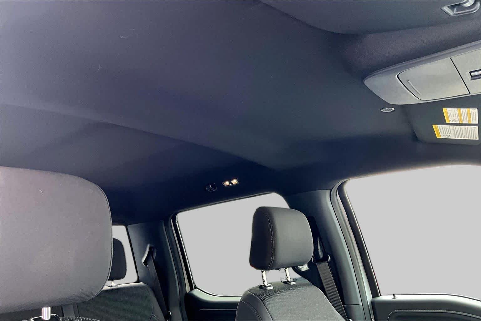 Used 2025 Space White Metallic Ford XLT image 18