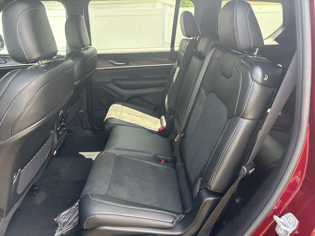 New 2026 Velvet Red Pearlcoat Jeep Laredo Altitude image 10