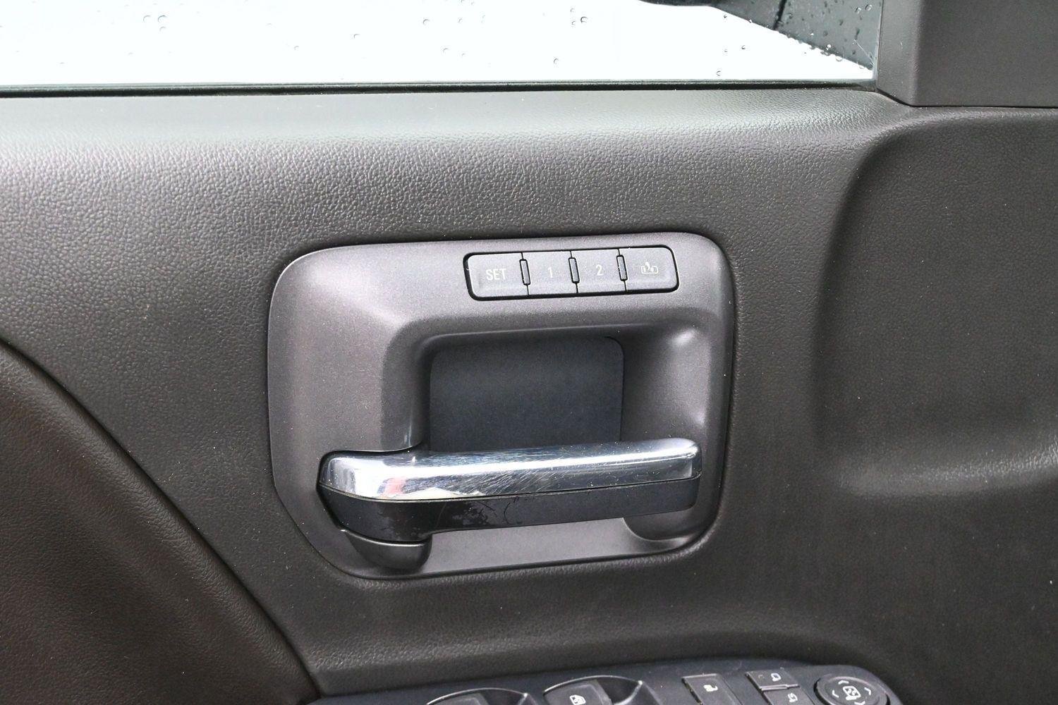 Used 2017 ONYX BLACK GMC Denali image 11