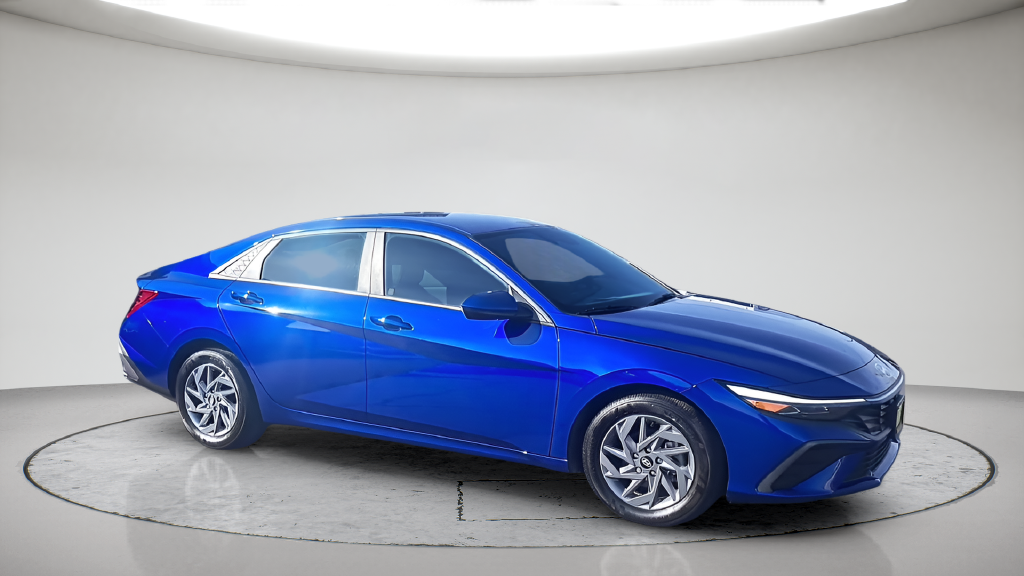 Used 2024 Blue Hyundai SEL image 4