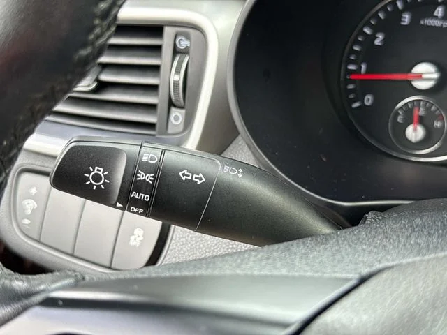 Used 2018 Purple Kia LX image 38