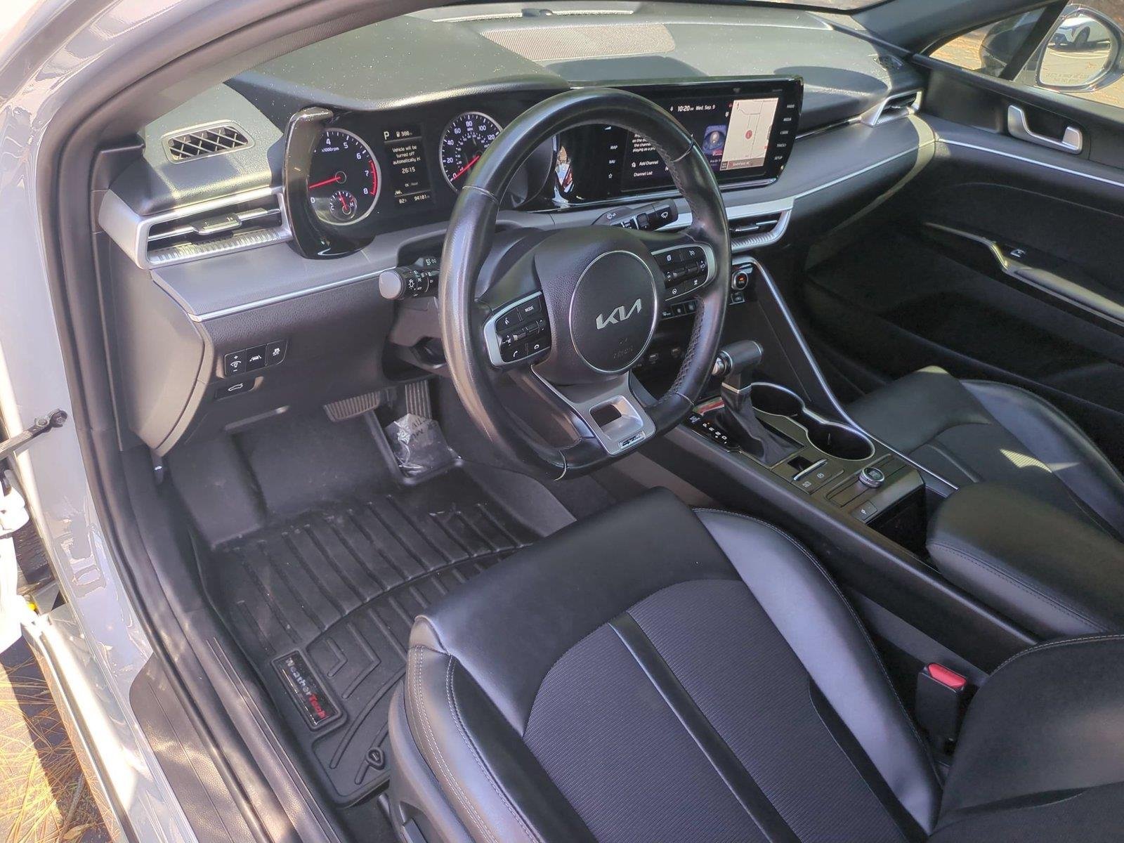 Used 2023 Wolf Gray Kia GT-Line image 18