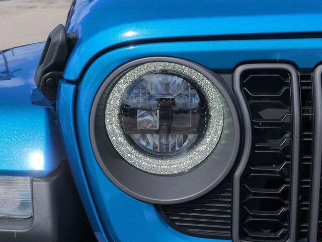 Certified Used 2025 Hydro Blue Pearlcoat Jeep Nighthawk image 10
