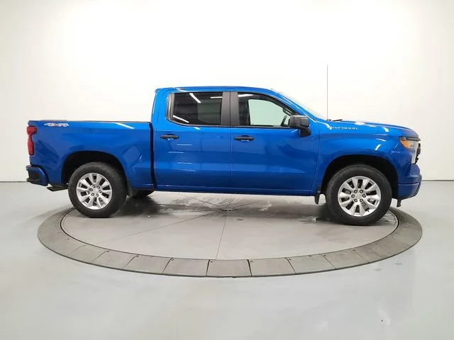 Used 2023 Glacier Blue Metallic Chevrolet Custom image 8