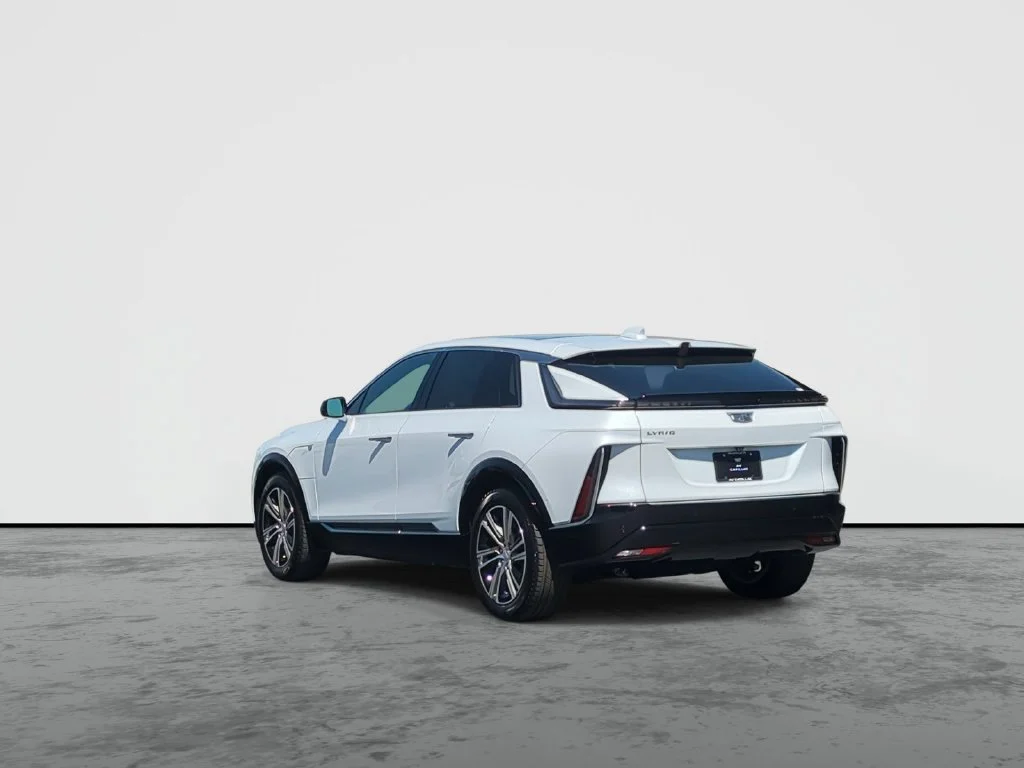New 2027 Vibrant White Tricoat Cadillac Luxury image 6