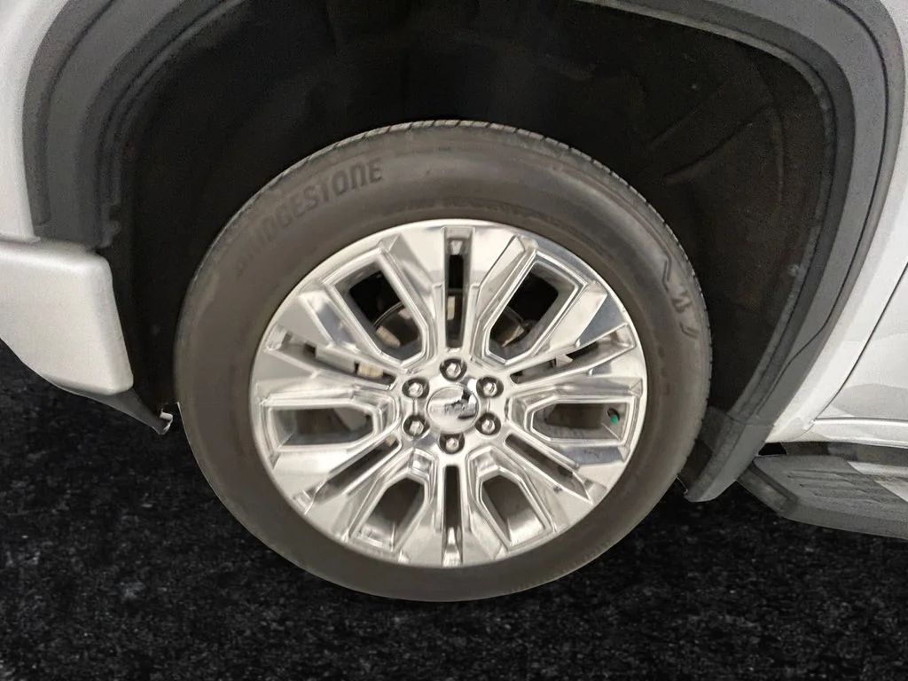 Used 2020 White GMC Denali image 27
