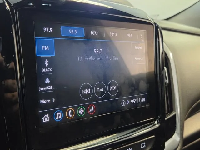Used 2022 SILVER SAGE METALLIC Chevrolet LT Cloth image 22