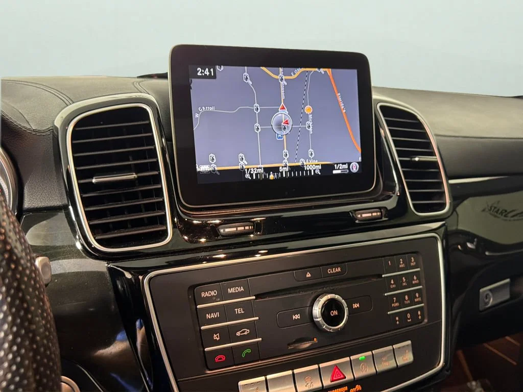 Used 2019 Red Mercedes-Benz 4MATIC® image 23