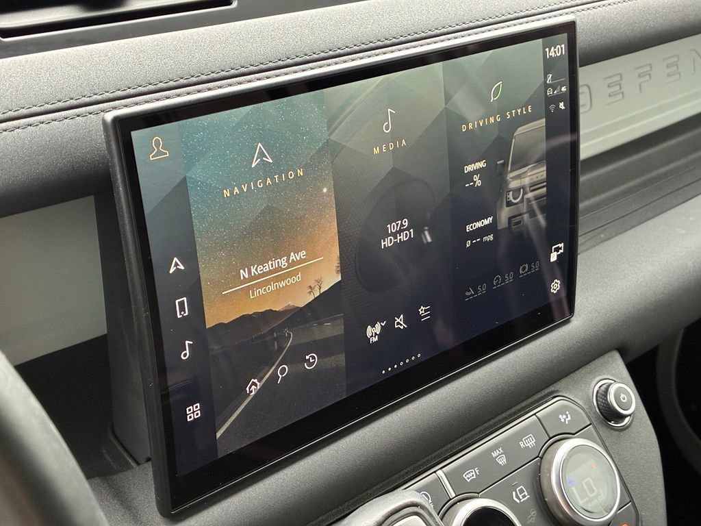 Used 2022 White Land Rover S image 6