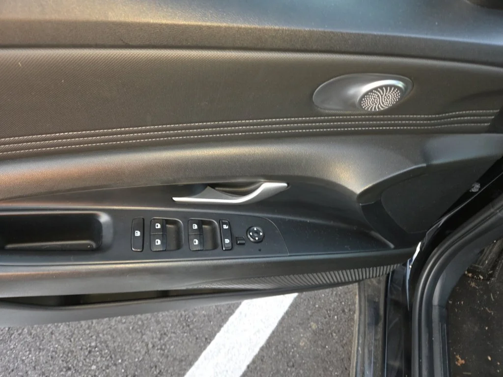 Used 2023 Black Hyundai SEL image 19