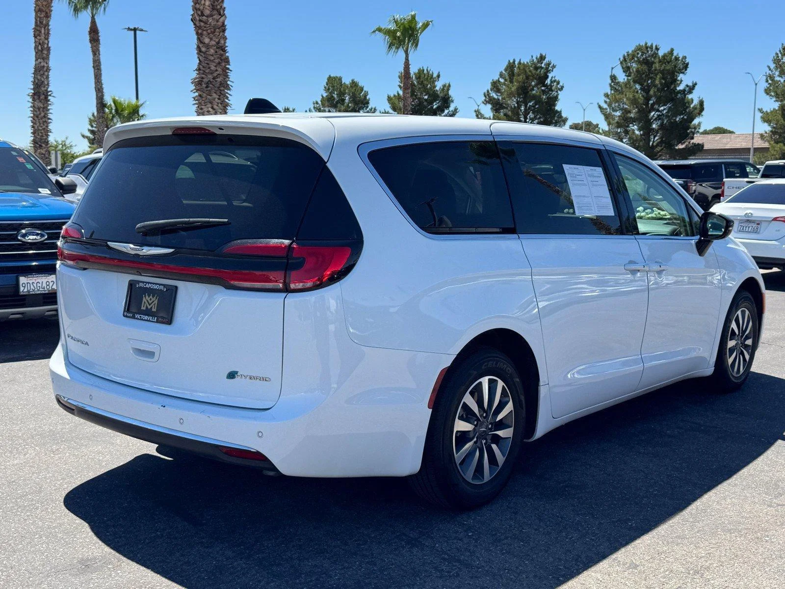 Used 2024 Bright White Clea Chrysler Hybrid Select image 6