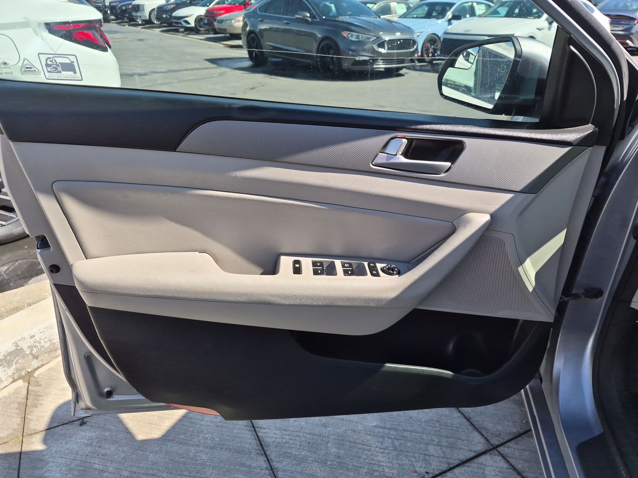 Used 2015 Shale Gray Metallic Hyundai 2.4L SE image 12