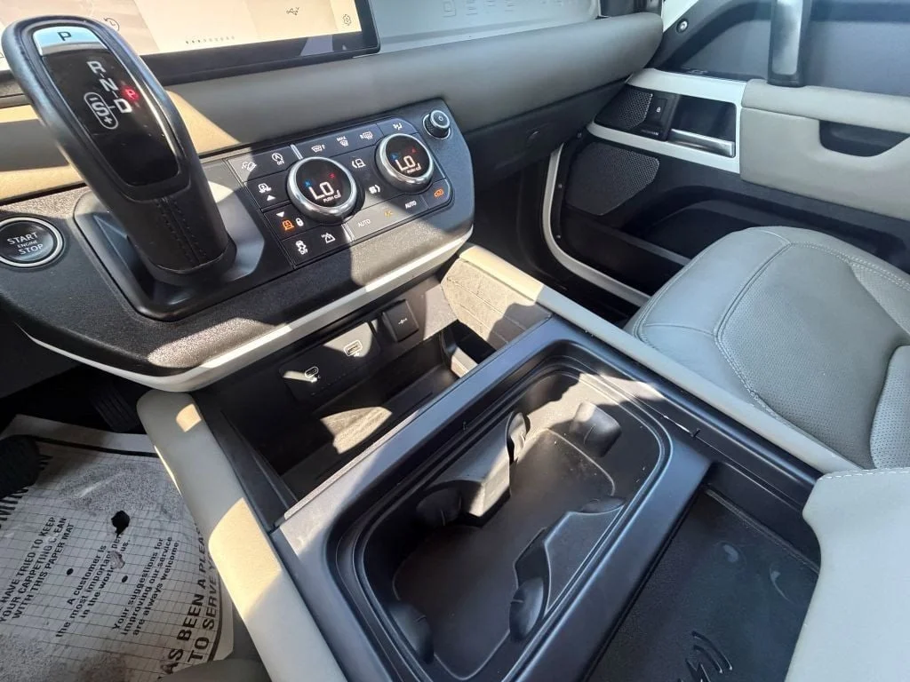Used 2024 Fuji White Land Rover 110 P300 S w/ Air Suspension, Black Exterior Pkg & Tow Hitch image 16