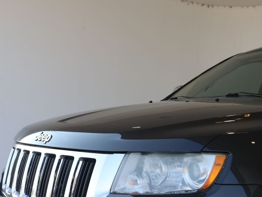 Used 2011 Gray Jeep Limited image 55
