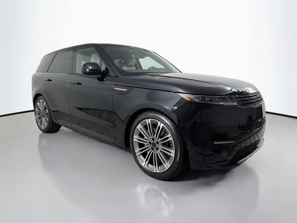 New 2026 Santorini Black Land Rover Dynamic SE image 3