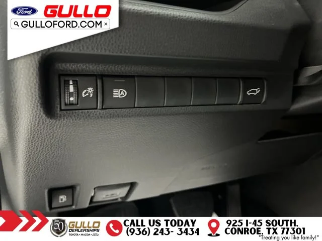 Used 2025 Ice Toyota XLE image 19