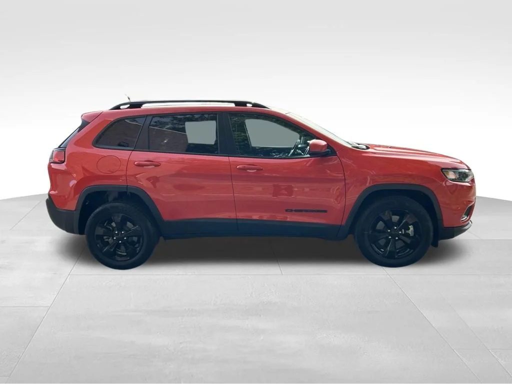 Used 2021 Orange Jeep Altitude image 7