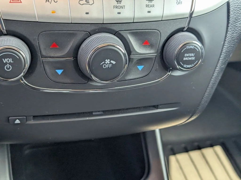 Used 2019 Gray Dodge SE image 25