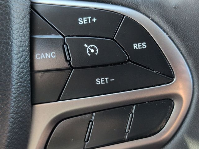 Used 2021 Light Brownstone Pearlcoat Jeep Latitude Lux image 20
