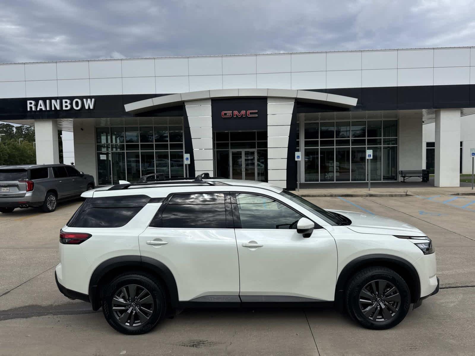 2024 Nissan Pathfinder SV 2WD's photo