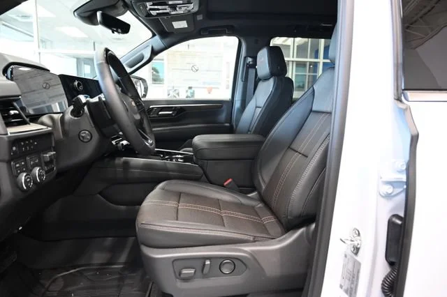 New 2026 Polar White Tricoat Chevrolet High Country image 11