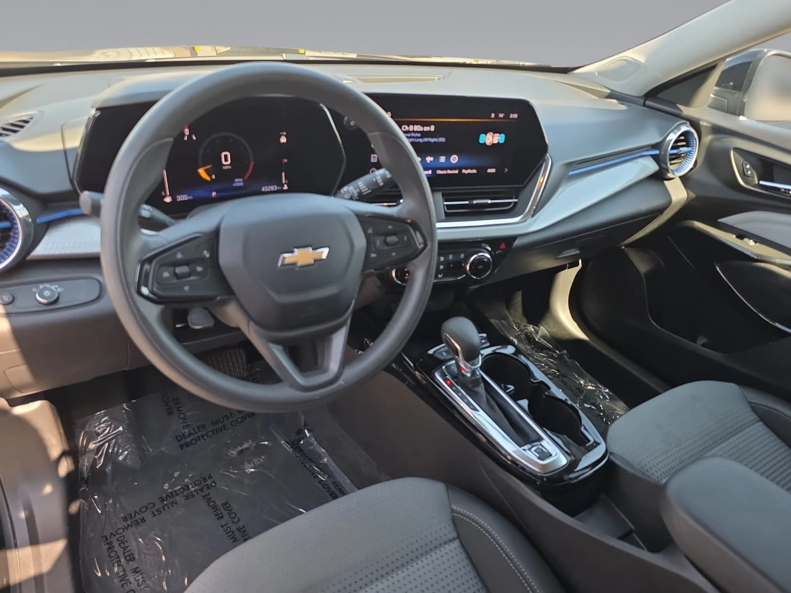 2025 Chevrolet Trax LT - Photo 12