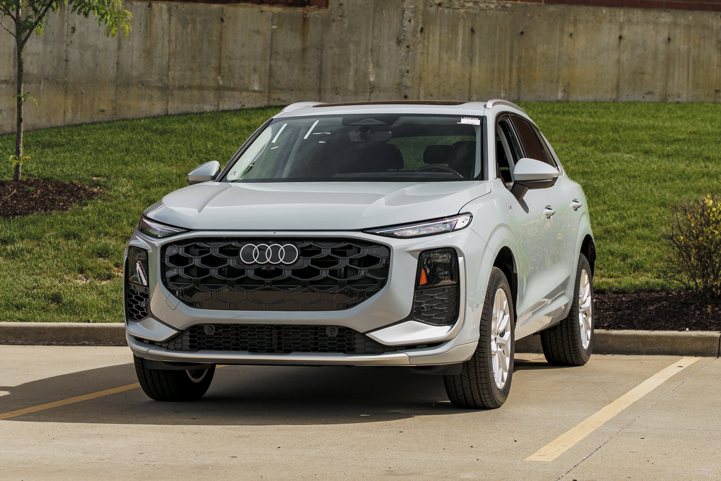 New 2026 Arrow Gray Pearl Effect Audi S line image 7