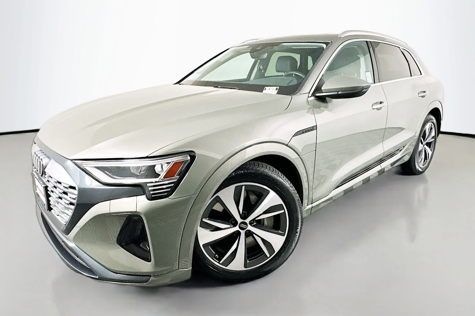 2024 Audi Q8 e-tron 55 114 kWh Premium quattro's photo