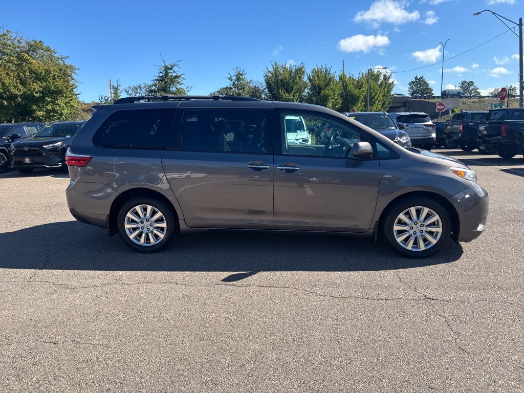 Used 2017 Gray Toyota XLE Premium image 11