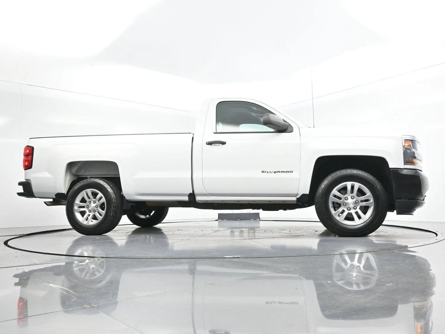 Used 2018 SUMMIT WHITE Chevrolet Work Truck image 43