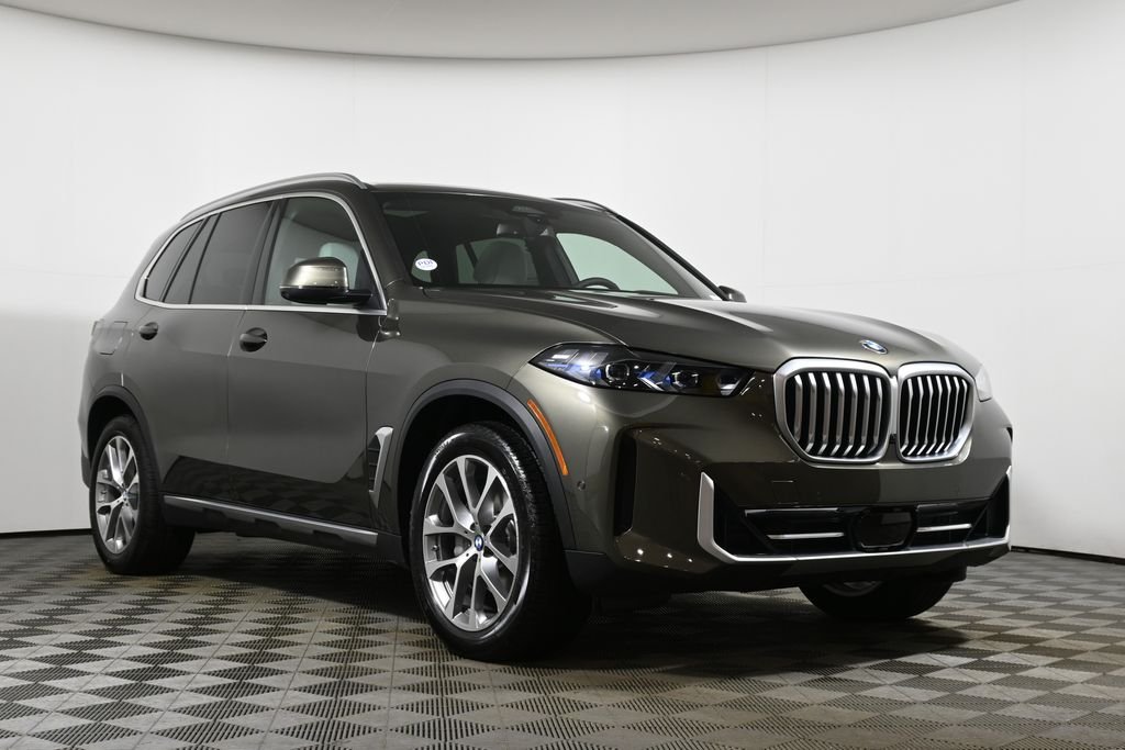 Used 2026 Green BMW xDrive40i image 9