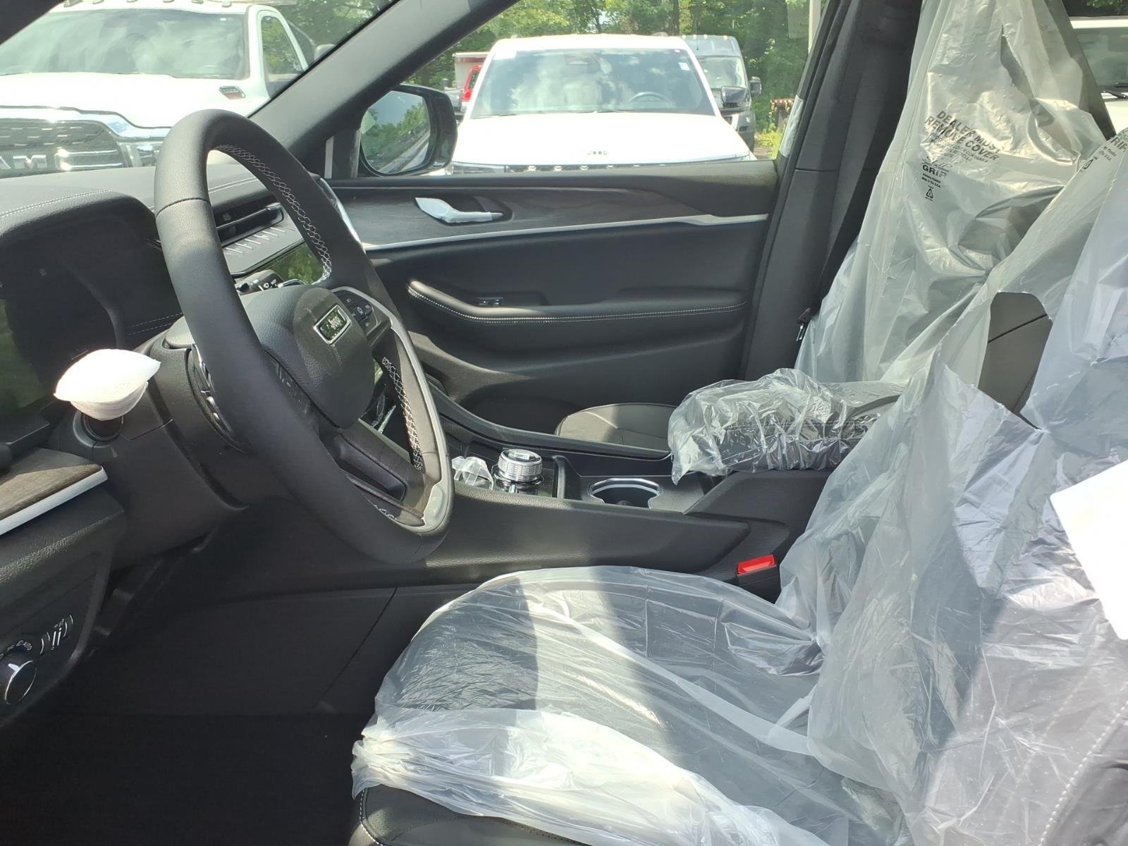New 2026 Baltic Gray Metallic Clear-Coat Exterior Paint Jeep Altitude image 12