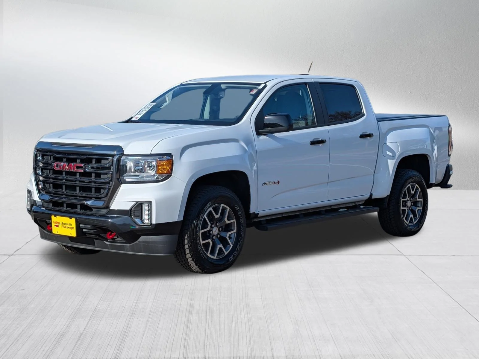 Used 2022 Summit White GMC 4WD AT4 w/Leather image 3